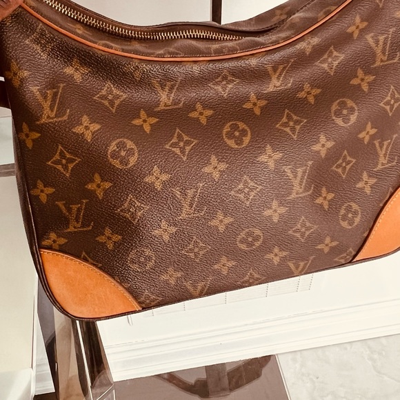 Authentic Louis Vuitton Monogram Bolougne 30 - Picture 8 of 16